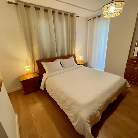 Proper 1 Apartment *